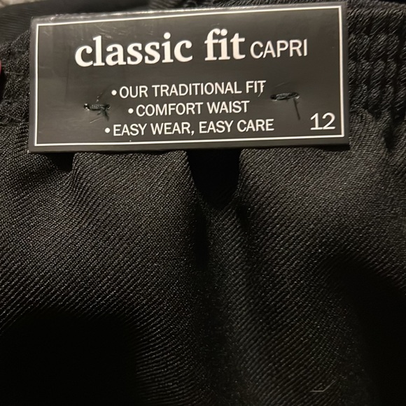 NWT Alfred Dunner Women's Classics Ponte Short Pants - Picture 12 of 12